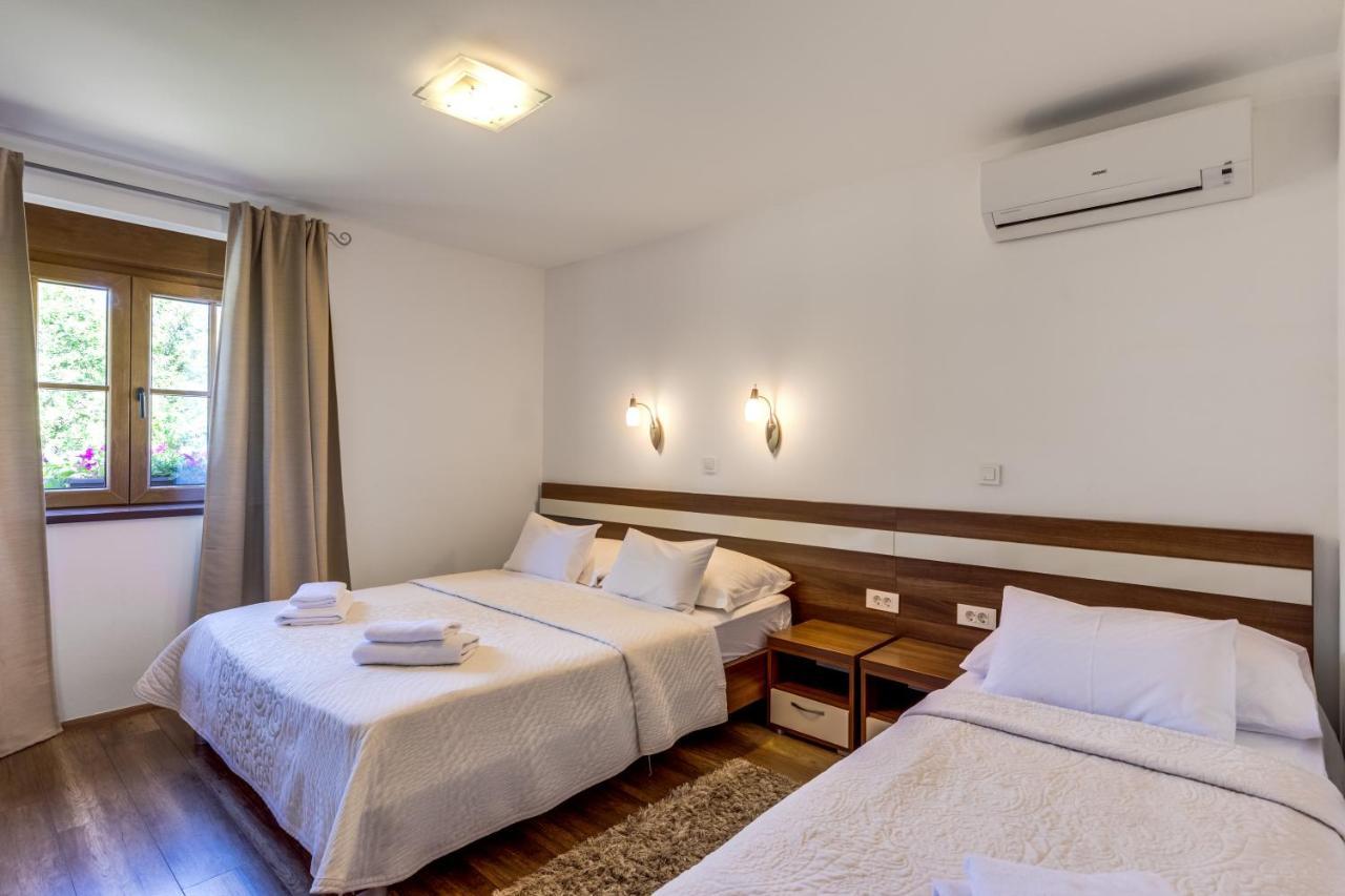 Golden Lakes Rooms Plitvička Jezera Esterno foto