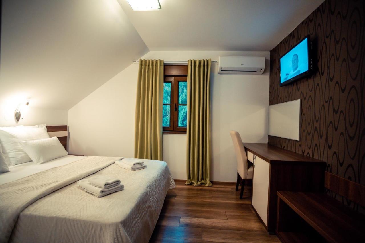 Golden Lakes Rooms Plitvička Jezera Esterno foto